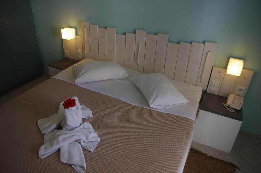 Iris Boutique Hotel Kamári Dış mekan fotoğraf