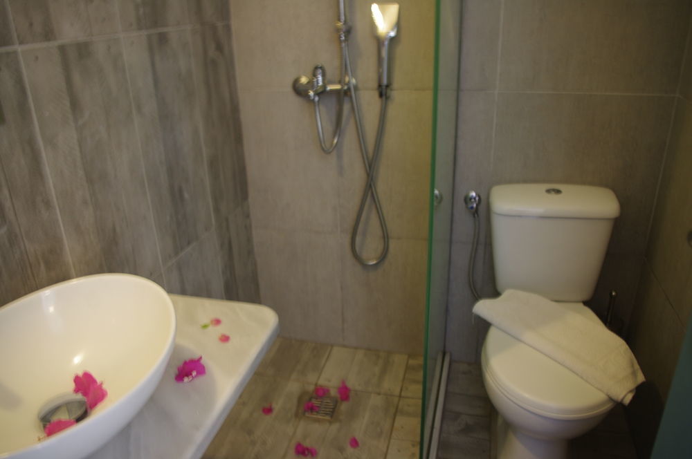 Iris Boutique Hotel Kamári Dış mekan fotoğraf