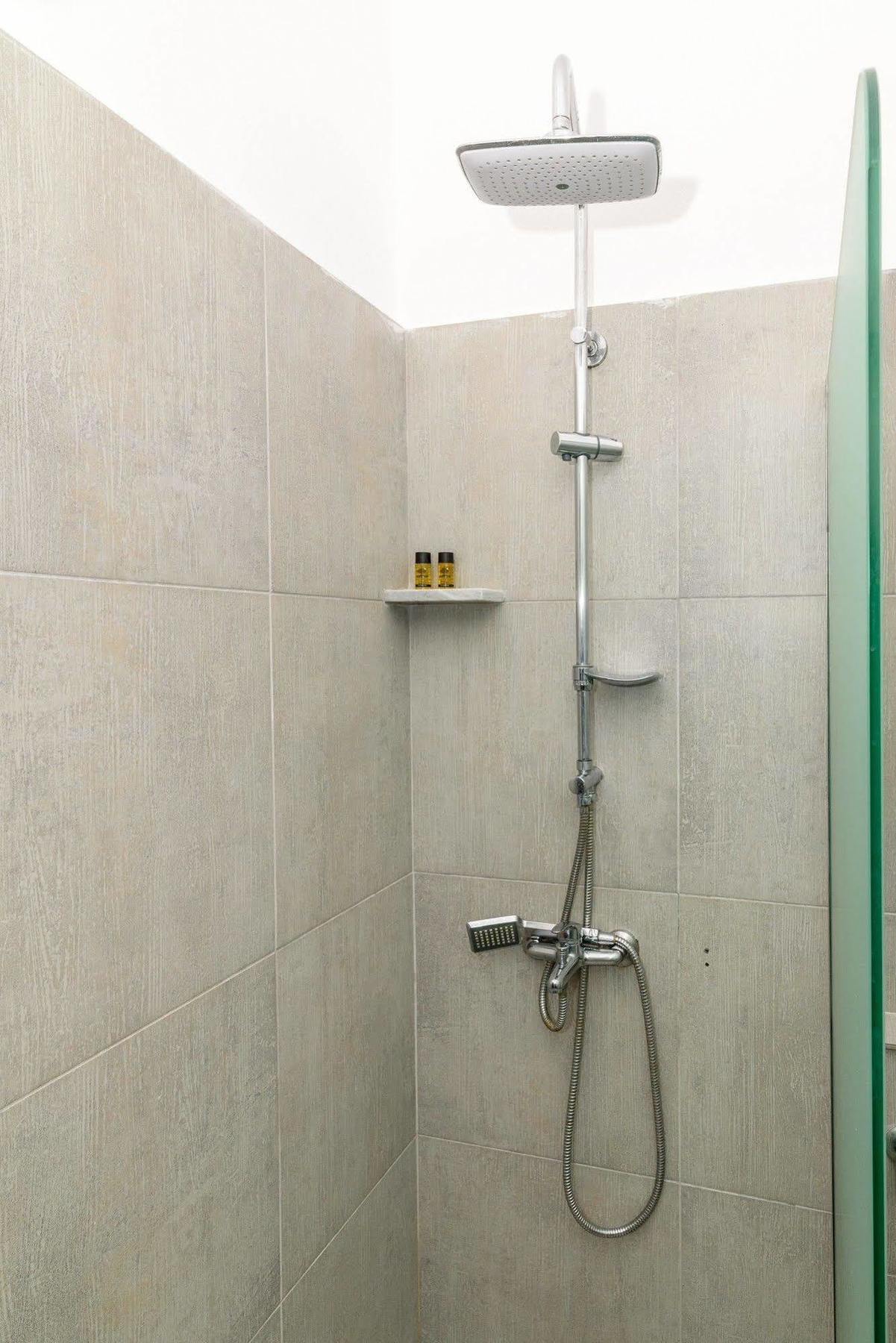 Iris Boutique Hotel Kamári Dış mekan fotoğraf