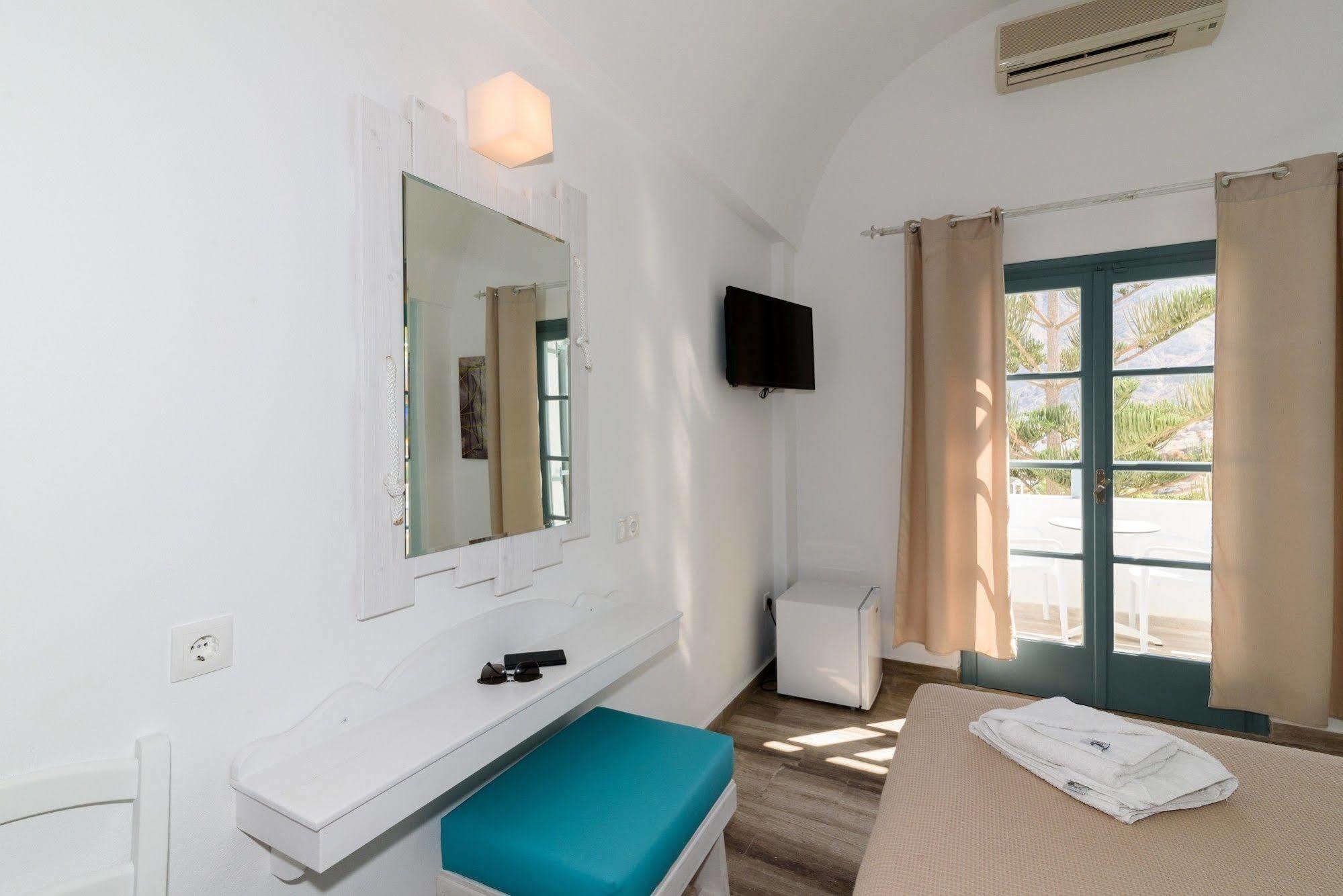 Iris Boutique Hotel Kamári Dış mekan fotoğraf