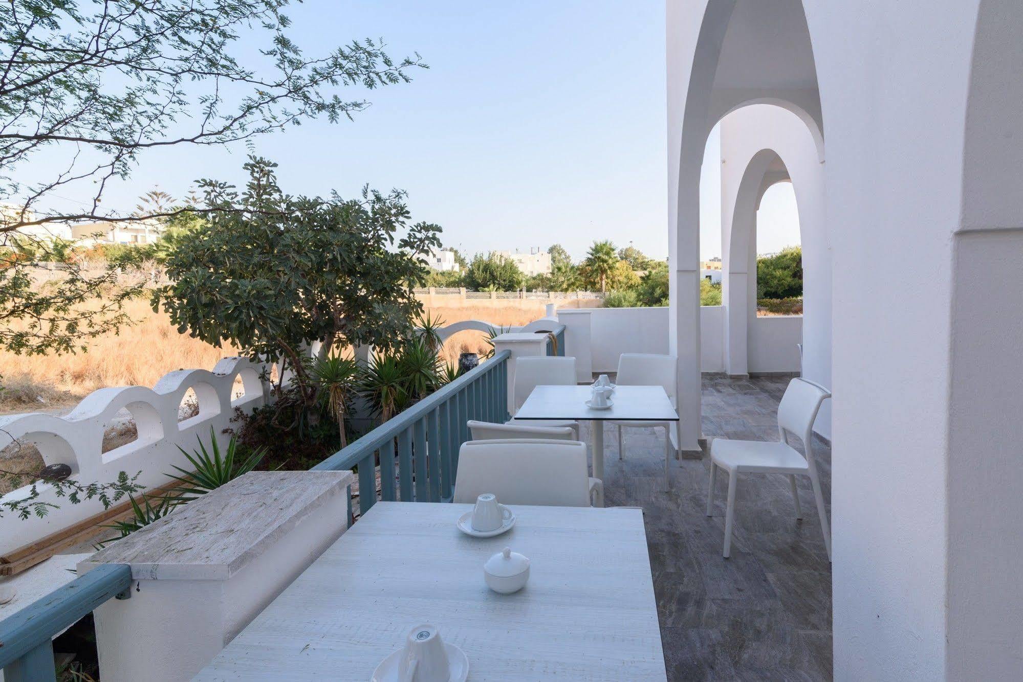 Iris Boutique Hotel Kamári Dış mekan fotoğraf